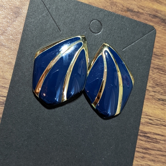 5/$20 large vintage studs - Picture 1 of 3